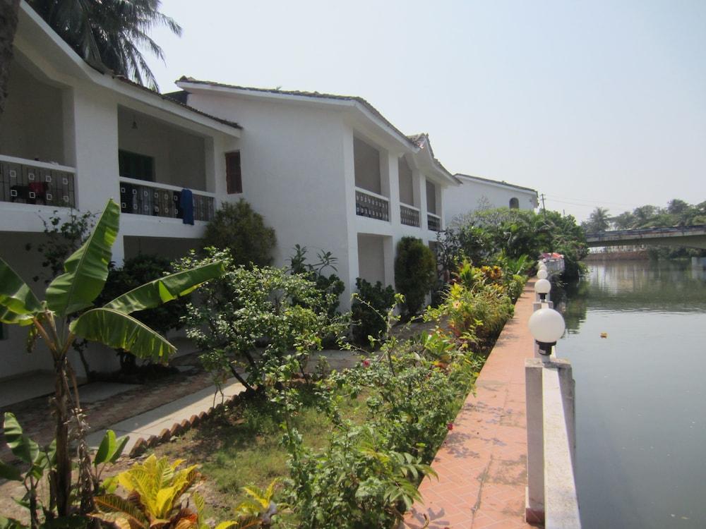 Hotel Riverside Baga Esterno foto
