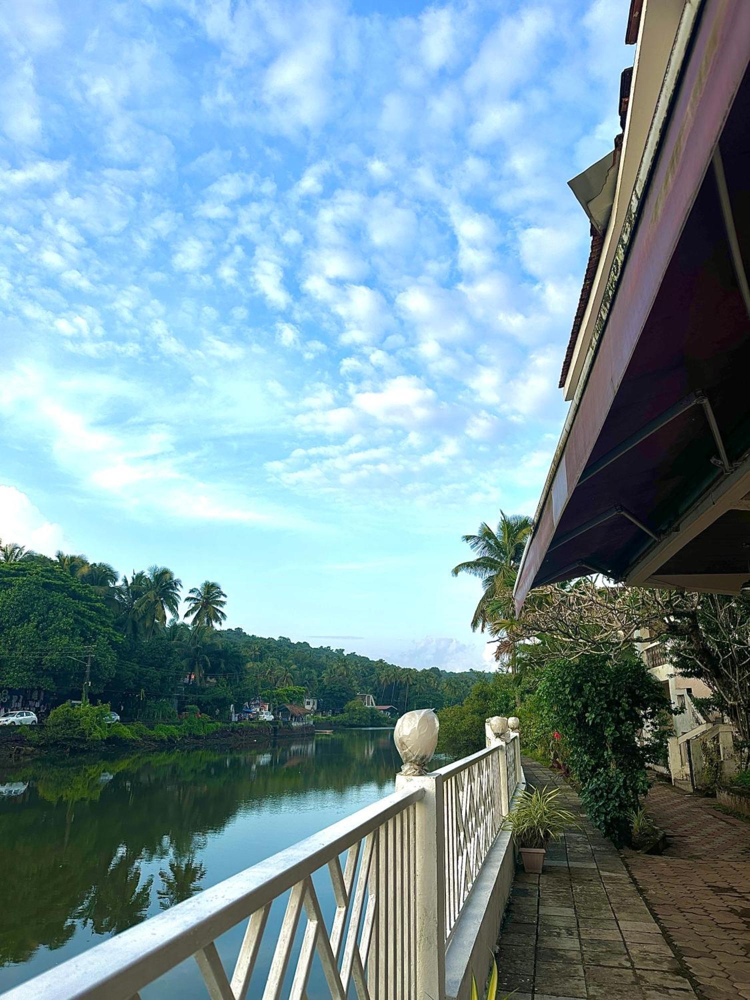 Hotel Riverside Baga Esterno foto