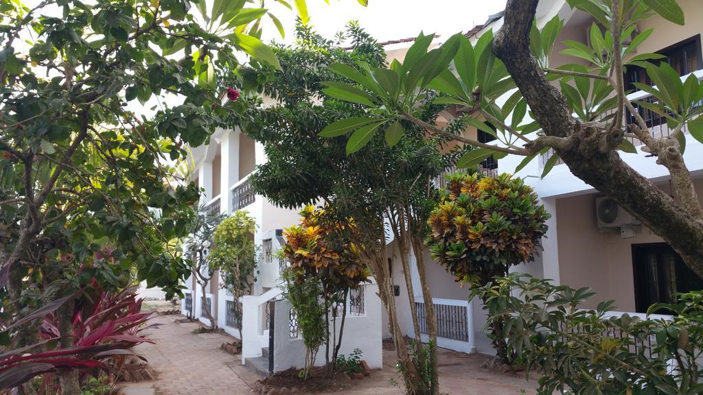 Hotel Riverside Baga Esterno foto
