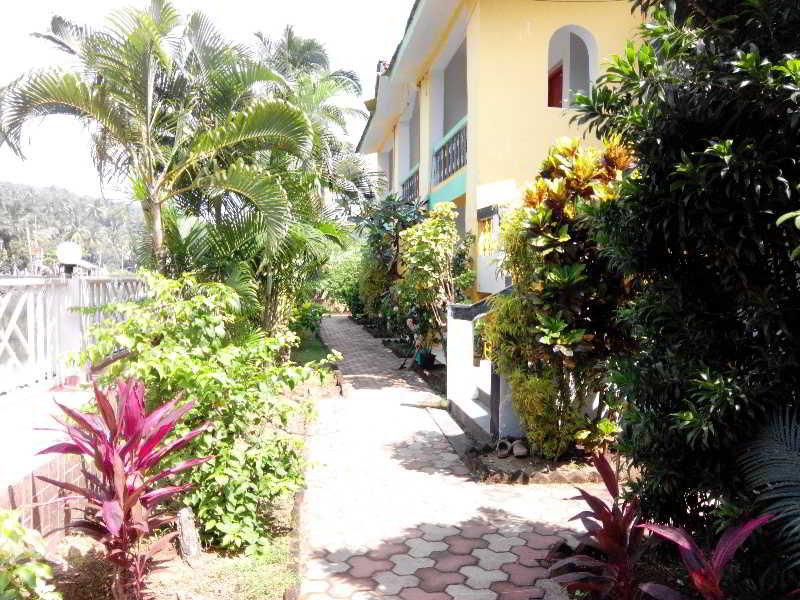 Hotel Riverside Baga Esterno foto